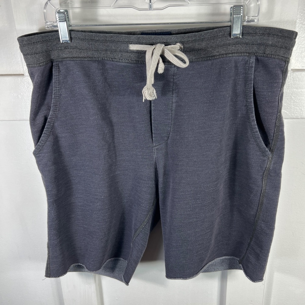 American Eagle Mens Gray Fleece Sweat Shorts Raw Hem Size Medium Drawstring 2099